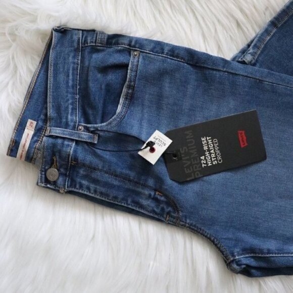 NWT Levis 724 High Rise Straight Leg Medium Blue Wash Crop Denim Jeans Size 29 - Picture 4 of 11